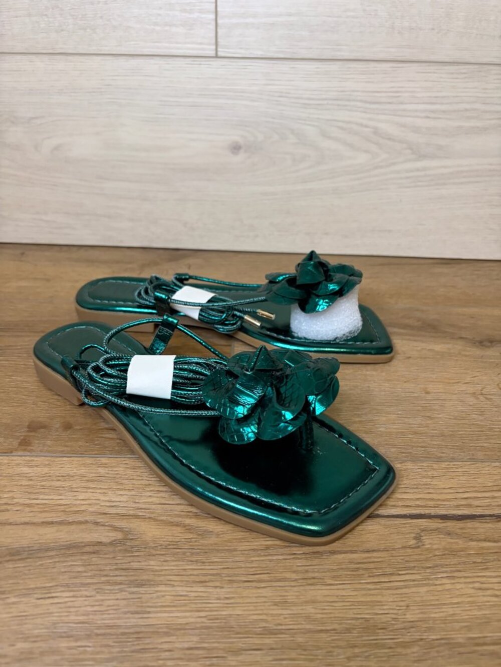 I.N.C. Gilma Flower Flat Metallic Green Viking Gladiator Goddess Sandals Size 8M